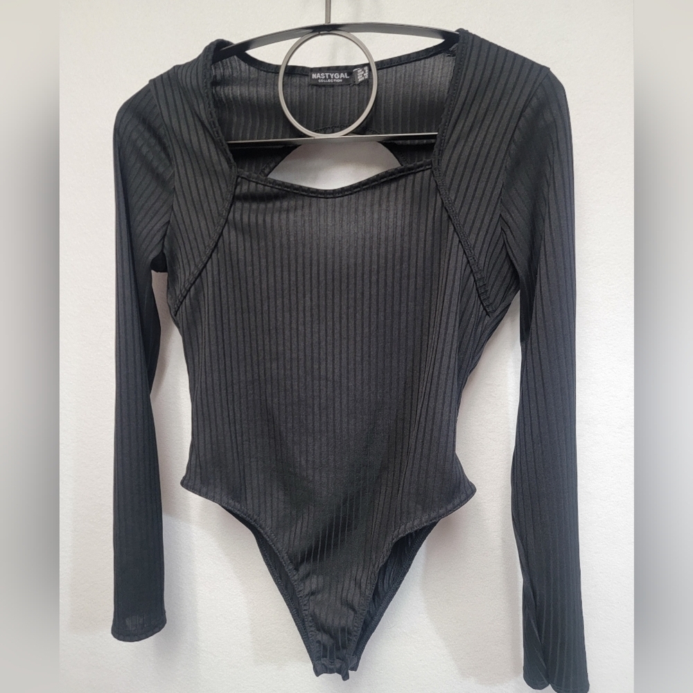Nasty Girl Size 8 Black Long Sleeve Square Neckline Open Back Bodysuit